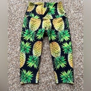 Lavaloka Women's Compression Leggings Capri Pineapples Size Small
